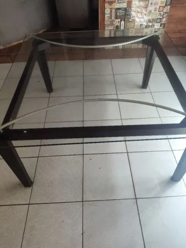 Mesa de Madeira Ipê com Vidro