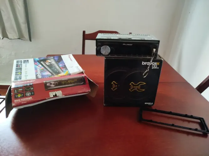 Toca cd pionner x3000 e auto falante de porta 6"