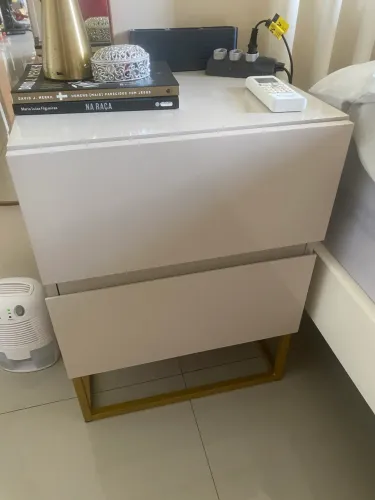 Mesas de cabeceira de cama- 2 criados mudo