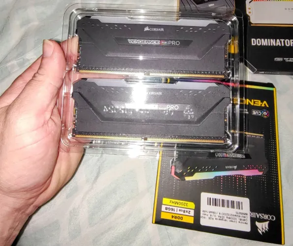 Memória Corsair Vengeance RGB Pro, 16GB / 2x8gb - DDR4 de 3200MHz