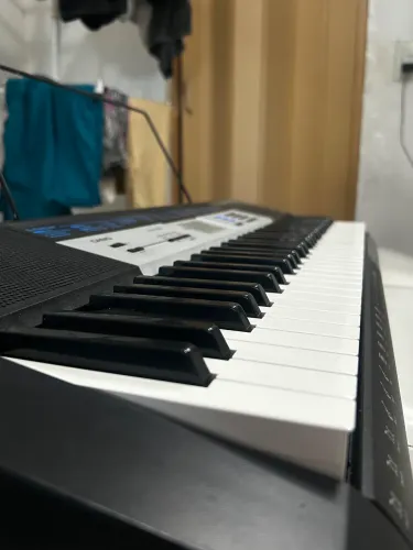 Teclado Casio CTK 1550 em perfeito estado.