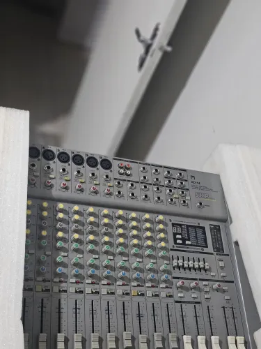 ? VENDO MESA DE SOM SKP AUDIO VZ114 - 14 CANAIS