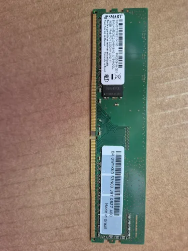 Vendo pente de memória ram DDR4 1X16GB 3200 mhz 400 reais a unidade