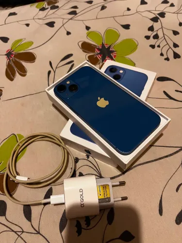 iPhone 13 Azul - Impecável na Caixa + Carregador original (fonte turbo)