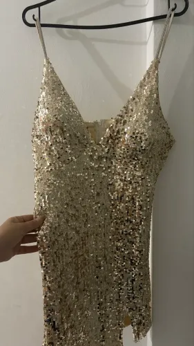 Vestido dourado paete
