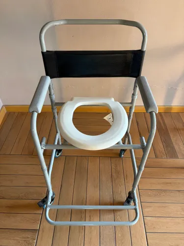 Cadeira de Banho Higiênica Dobrável Dellamed D30 - Até 100kg