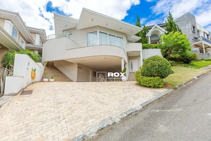 Casa de Alto Padrão em Condomínio fechado com 4 suítes à venda no Pilarzinho em Curitiba/P