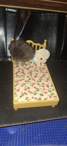 Sylvanian family _ cama sem os personagens
