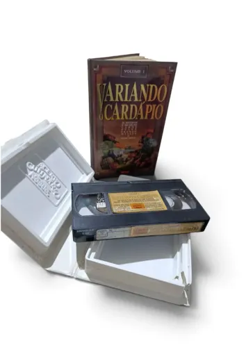 Antigo livro de receitas Nestlé + fita