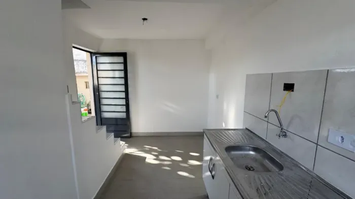 Alugo Edicula Sobrado Monte Castelo Proximo Centro R$1.290,00 P/ 2 Adultos