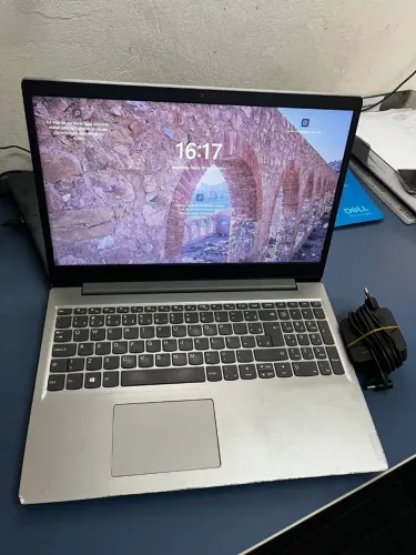 Lenovo S45 15Wl c/8 GB Mem SSD 120. M bom