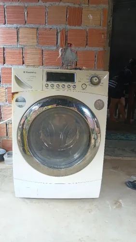 Vendo esta máquina de lavarvalor $150,00 reais