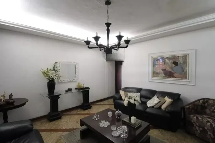 Casa à Venda - Ouro Preto, 5 Quartos, 551 m2