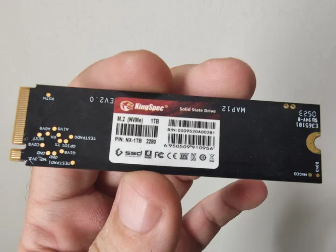 SSD M2 NVME 1TB Kingspec - 3400mb/s Gravação e 3000mb/s leitura.