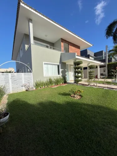 Excelente Casa 4/4 para venda no Alphaville Litoral Norte 1