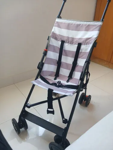 Carrinho de bebê guarda chuva 