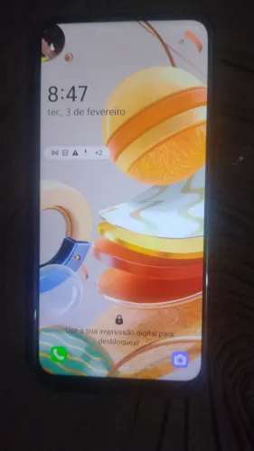 LG k61 128gb com pequeno trincado mais está funcionando perfeitamente 
