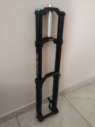 Suspensão rock SHOX BOXXER RC 2015 funcionando tudo perfeitamente, retorno e compressão 