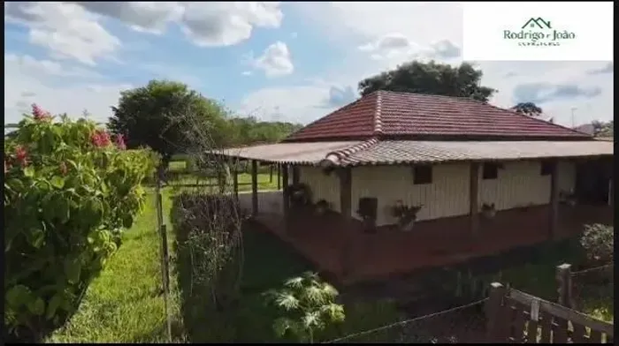 SÍTIO À VENDA