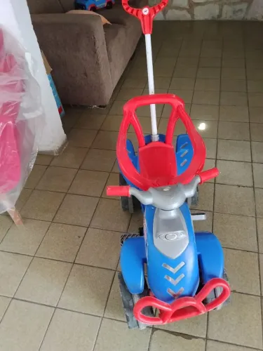 Triciclo para menino 