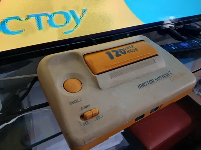 Antigo video game Master com 120 jogos na memória funcionando