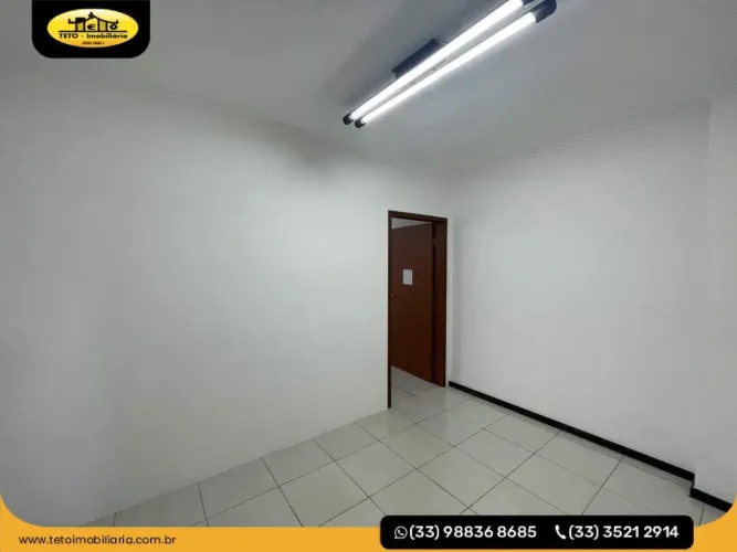 Sala comercial para locação no Centro.