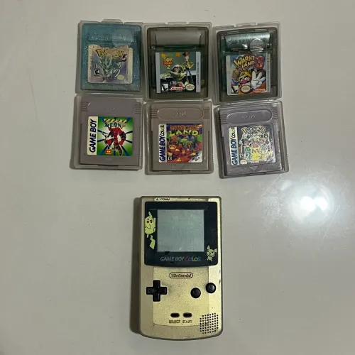 Game Boy Color Pikachu Gold/Silver Edition Original + 6 Jogos (+3 jogos falhas ocasionais)