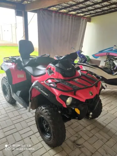 Quadriciclo Can am 570cc