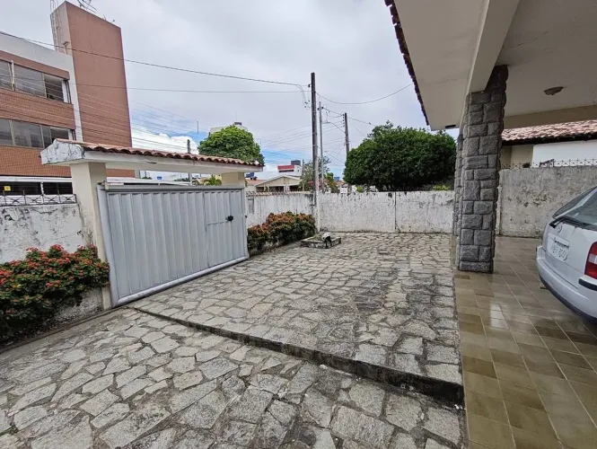 Casa Ampla no Bairro Montese