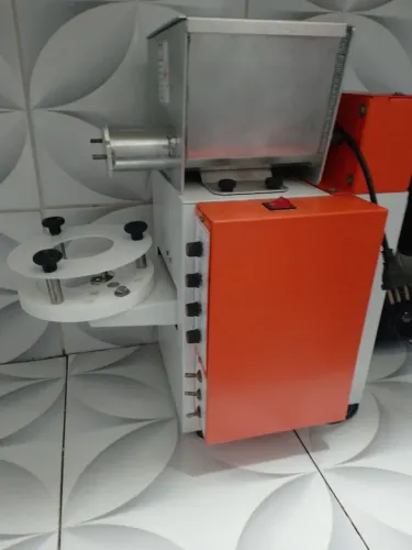 Máquina de fazer salgados