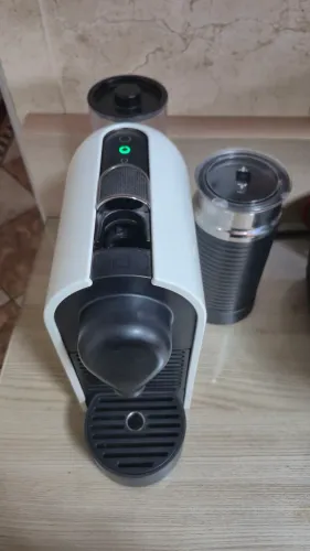 Maquina NESPRESSO com Aeroccino