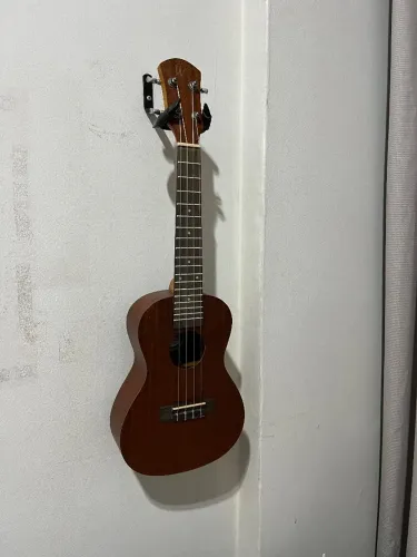 Vende-se Ukulele 