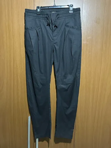 Calça Zara tamanho 44 sem uso na etiqueta