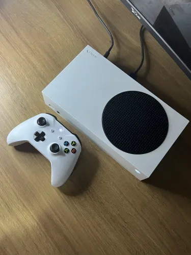Xbox One Series S - impecável 