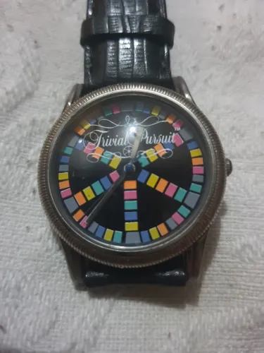 Relógio TRIVIAL PURSUIT (edição limitada)