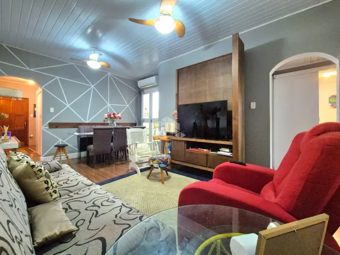 Apartamento de 3 dormitórios, no bairro São Geraldo, em Porto Alegre.