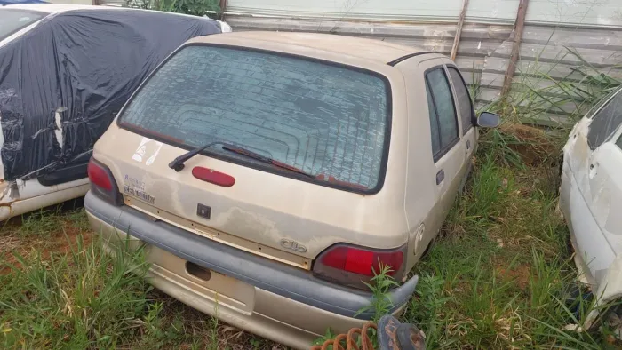 Renault clio RT ano 1999 sucata vendo peças 