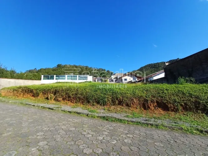 Terreno à venda no bairro Barra do Rio Molha!