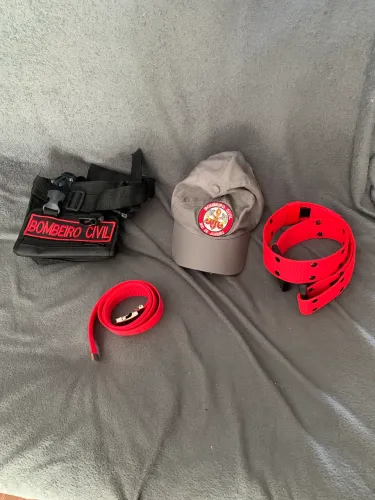 Fardamento bombeiro civil 