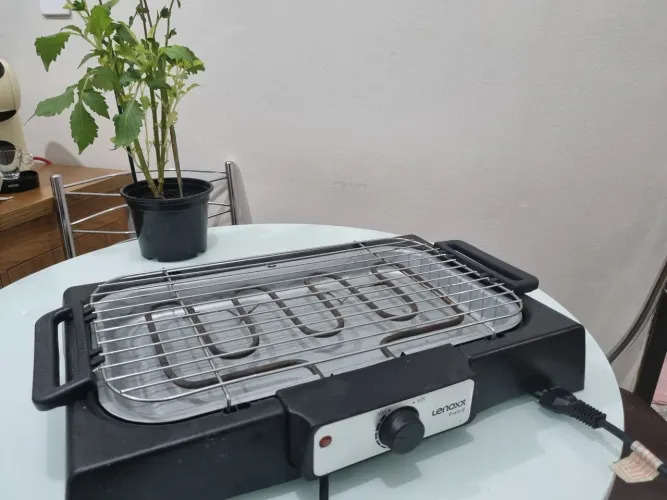 Churrasqueira elétrica. Funcionando perfeitamente! 90,00 $