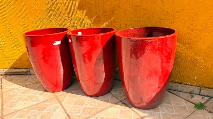 Vasos de cerâmica bordo