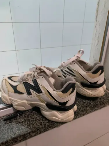 Tênis em ótimo estado, imitação na new shoes - TAM 35