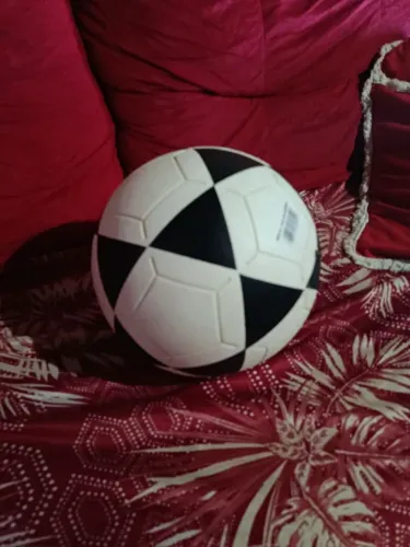 BOLA DE FUTVOLEI BRASPORT, ACOMPANHADA COM A BOMBA