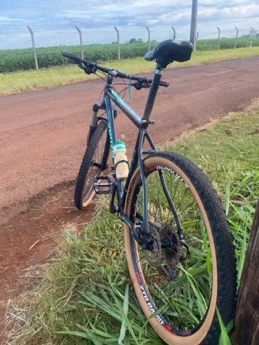 MOUNTAIN BIKE ARO 29 SHIMANO SLX E DEORE