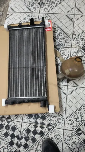 Radiador do Corsa e reservatório de água original