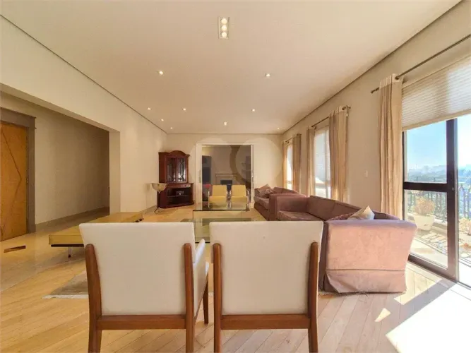 Exclusividade e Sofisticação em Moema | 313 m² | 3 Suítes | Totalmente Mobiliado