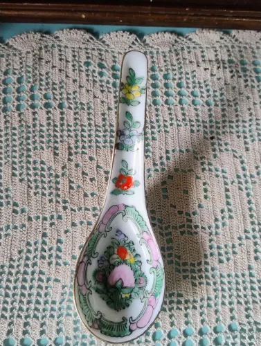 Colher de porcelana chinesa família rosa