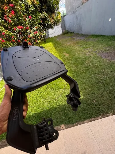 Suporte de baú SCAM CB300F Twister 2023+