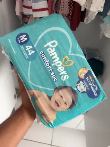 Fraldas Pampers confort sec, Tamanho M 44 Unid. Nova e Lacrada