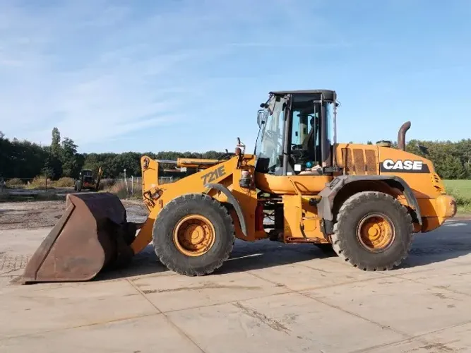 Case 721E